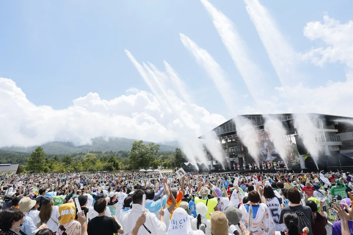 私立恵比寿中学、夏のファミえんでずぶ濡れ!富士山を背に8人の新体制が魅せた圧巻のステージ!来年1月にはKアリーナ公演も決定 5 私立恵比寿中学、夏のファミえんでずぶ濡れ!富士山を背に8人の新体制が魅せた圧巻のステージ!来年1月にはKアリーナ公演も決定