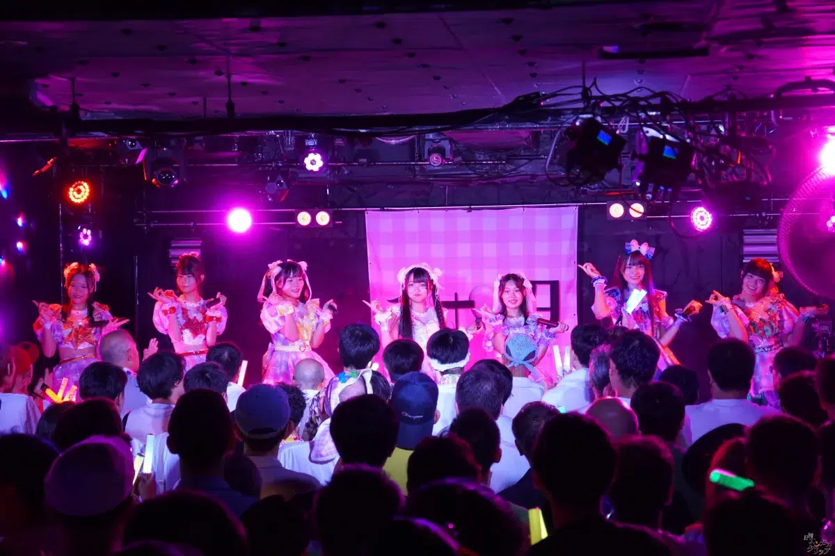 チキータ、デビュー半年で初ワンマンをソールドアウト！会場を熱狂させた7人の成長物語