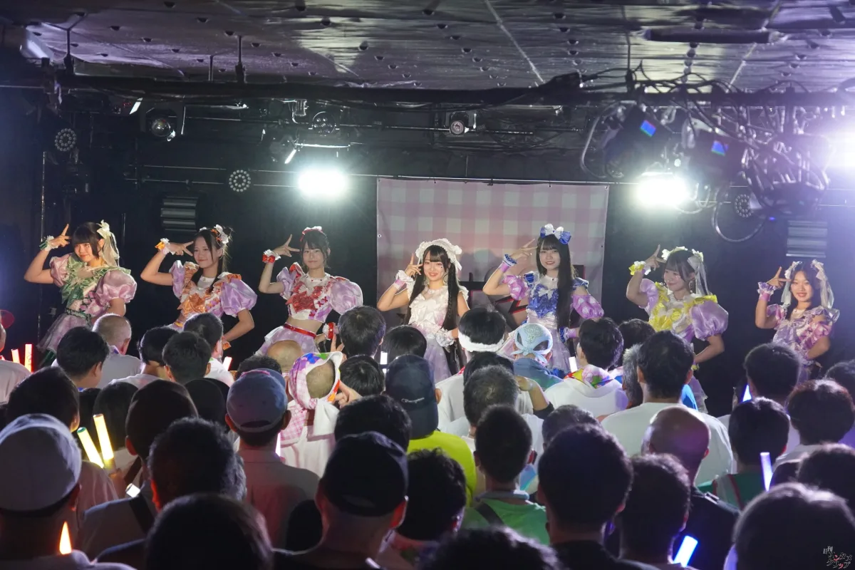 チキータ、デビュー半年で初ワンマンをソールドアウト！会場を熱狂させた7人の成長物語