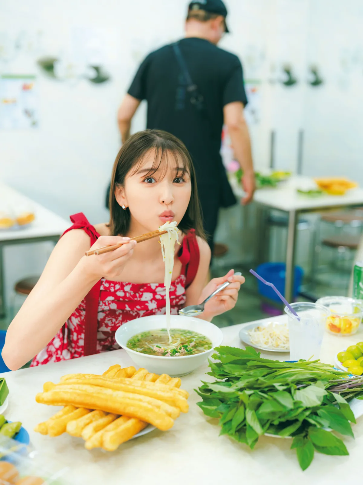 玉井詩織、初の写真集2冊同時発売！「芸能活動20周年」と30歳の想いを込めたファンへのプレゼント