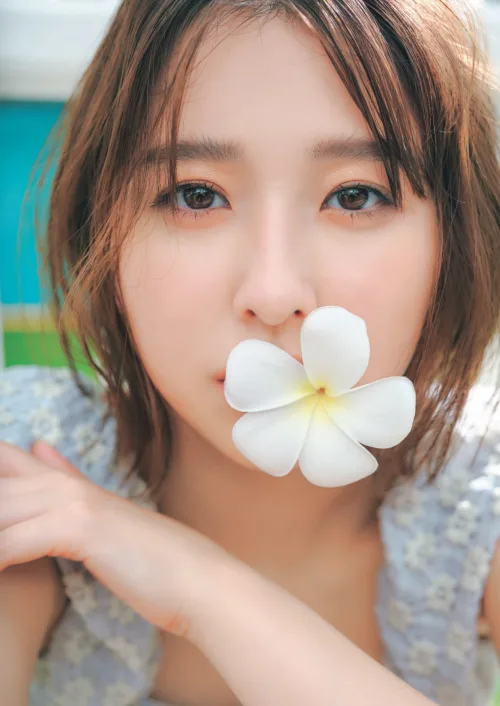 玉井詩織、初の写真集2冊同時発売！「芸能活動20周年」と30歳の想いを込めたファンへのプレゼント