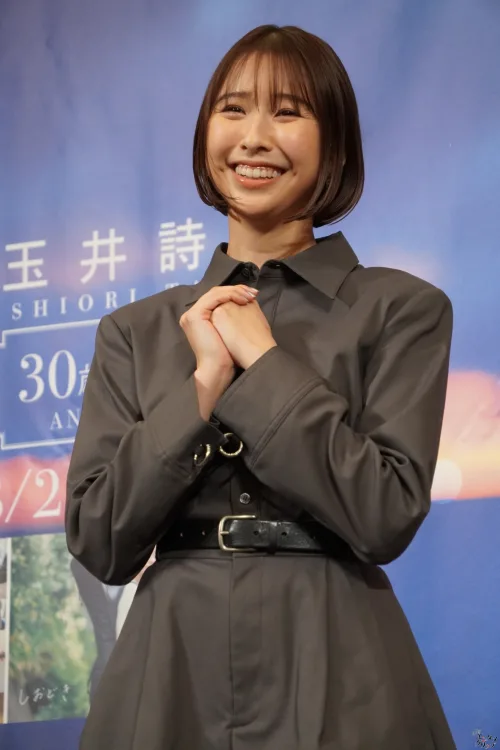 玉井詩織、初の写真集2冊同時発売！「芸能活動20周年」と30歳の想いを込めたファンへのプレゼント