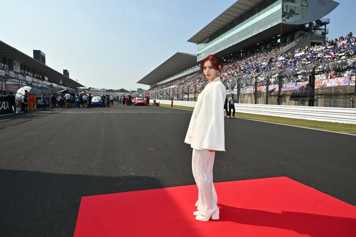 【RUI】(f5ve/iScream)「2025 AUTOBACS SUPER GT ROUND5 SUZUKA GT 300km RACE」決勝スタート前セレモニーにて自身初の国歌独唱！「本当に貴重な経験と挑戦をさせていただくことができました」