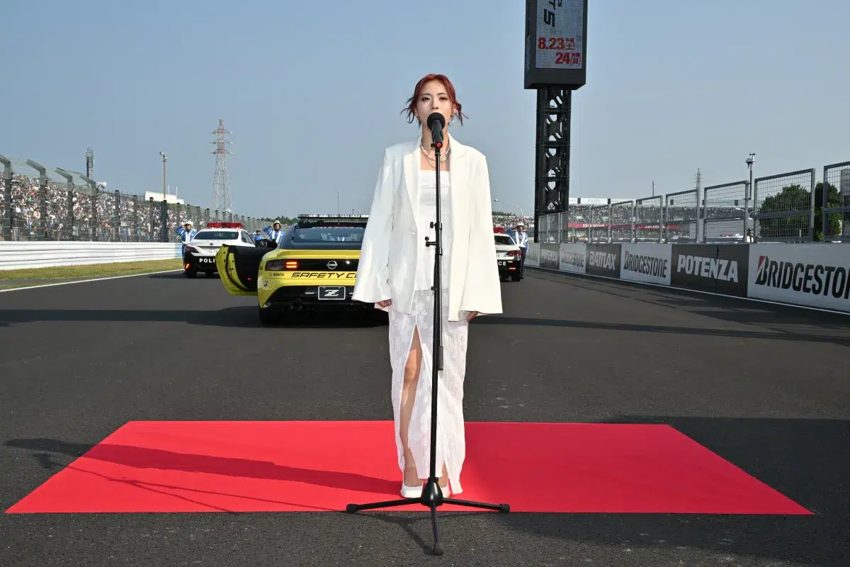 【RUI】(f5ve/iScream)「2025 AUTOBACS SUPER GT ROUND5 SUZUKA GT 300km RACE」決勝スタート前セレモニーにて自身初の国歌独唱！「本当に貴重な経験と挑戦をさせていただくことができました」