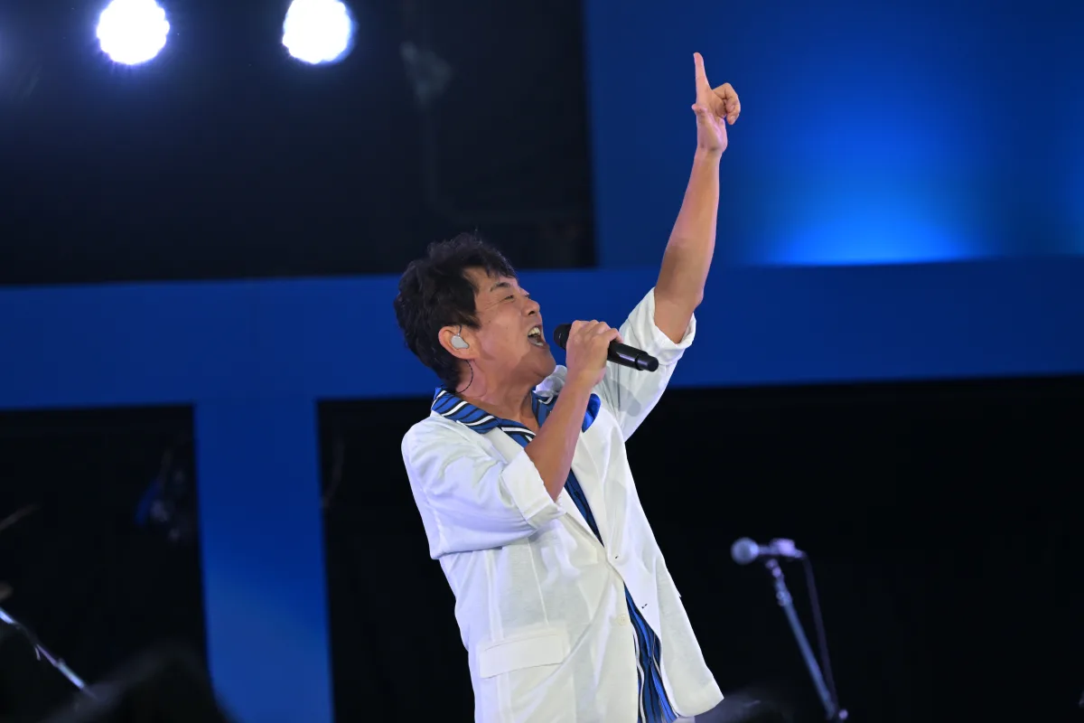 TUBE、真骨頂の野外ライブ、デビュー40周年の横浜スタジアム開催！吹き出す炎や大噴水、打ち上げ花火など、スケール感溢れる圧巻のステージを展開シークレットゲストとして聖飢魔Ⅱ、広瀬香美ほか豪華ゲストが登場