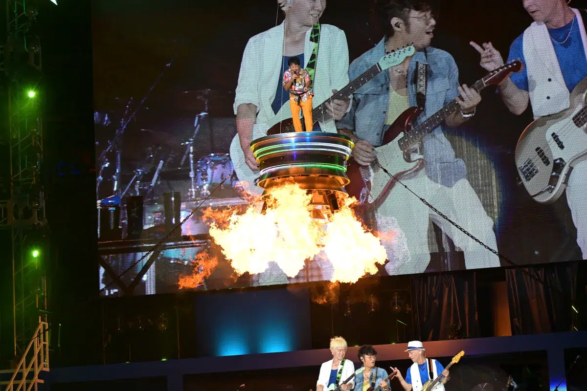 TUBE、真骨頂の野外ライブ、デビュー40周年の横浜スタジアム開催！吹き出す炎や大噴水、打ち上げ花火など、スケール感溢れる圧巻のステージを展開シークレットゲストとして聖飢魔Ⅱ、広瀬香美ほか豪華ゲストが登場
