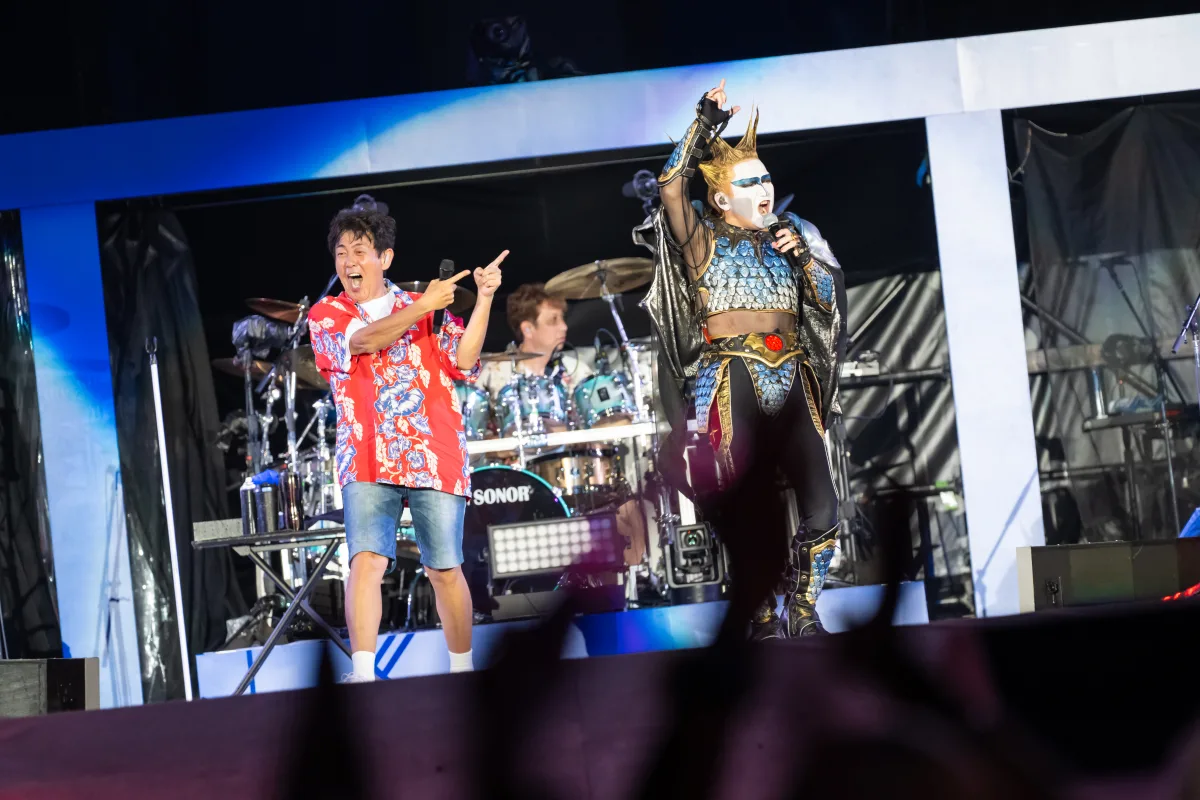 TUBE、真骨頂の野外ライブ、デビュー40周年の横浜スタジアム開催！吹き出す炎や大噴水、打ち上げ花火など、スケール感溢れる圧巻のステージを展開シークレットゲストとして聖飢魔Ⅱ、広瀬香美ほか豪華ゲストが登場
