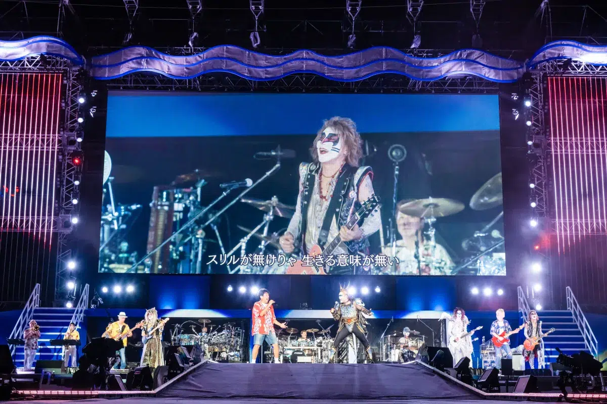 TUBE、真骨頂の野外ライブ、デビュー40周年の横浜スタジアム開催！吹き出す炎や大噴水、打ち上げ花火など、スケール感溢れる圧巻のステージを展開シークレットゲストとして聖飢魔Ⅱ、広瀬香美ほか豪華ゲストが登場