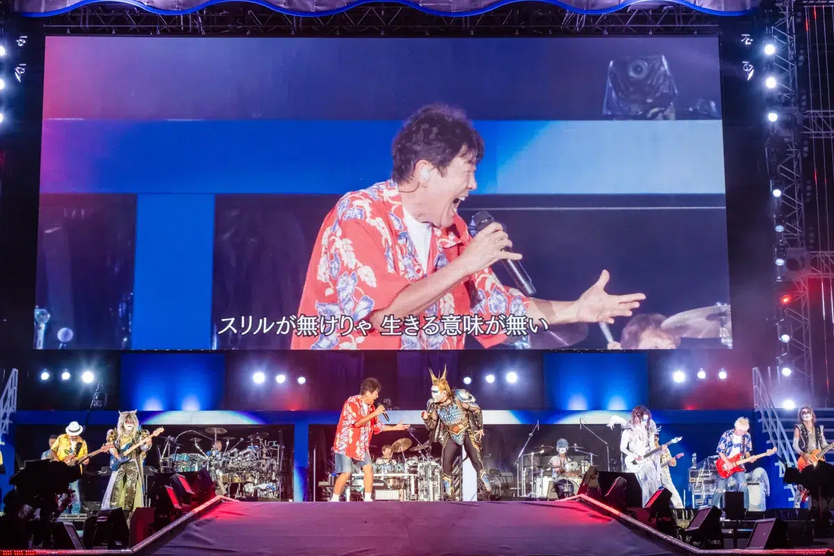 TUBE、真骨頂の野外ライブ、デビュー40周年の横浜スタジアム開催！吹き出す炎や大噴水、打ち上げ花火など、スケール感溢れる圧巻のステージを展開シークレットゲストとして聖飢魔Ⅱ、広瀬香美ほか豪華ゲストが登場