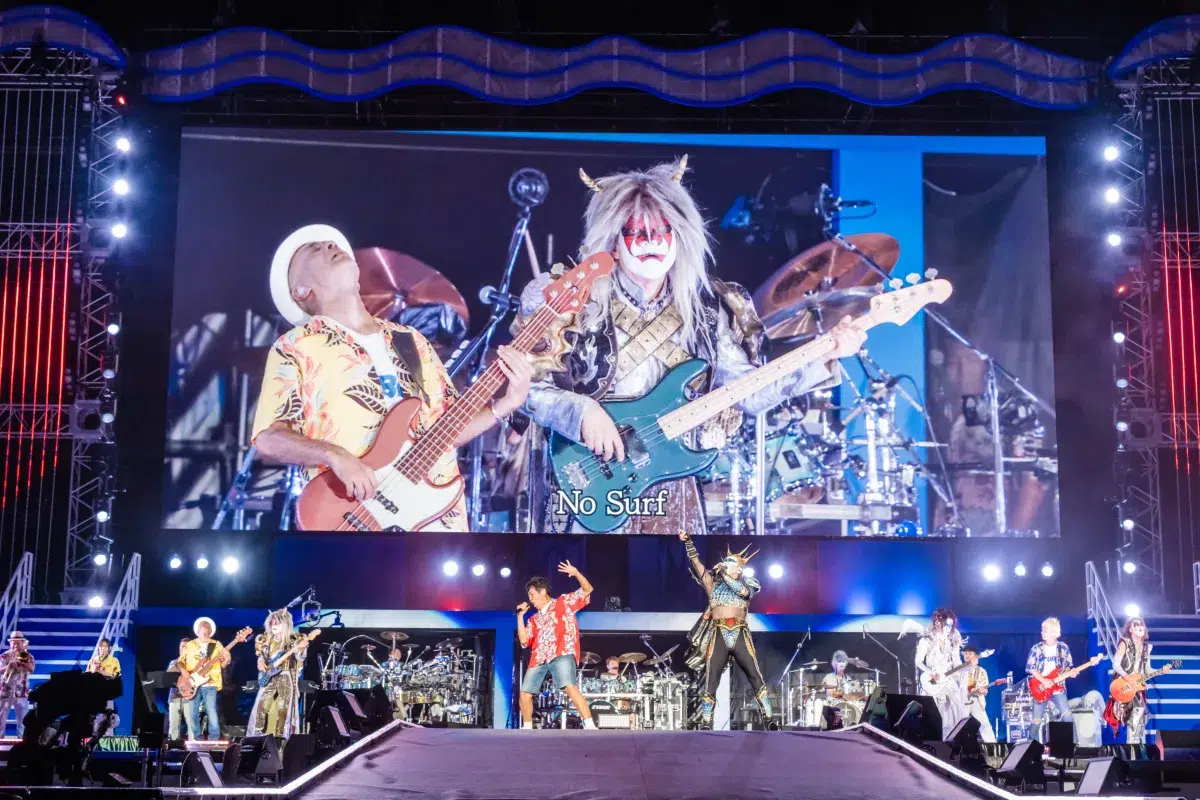 TUBE、真骨頂の野外ライブ、デビュー40周年の横浜スタジアム開催！吹き出す炎や大噴水、打ち上げ花火など、スケール感溢れる圧巻のステージを展開シークレットゲストとして聖飢魔Ⅱ、広瀬香美ほか豪華ゲストが登場