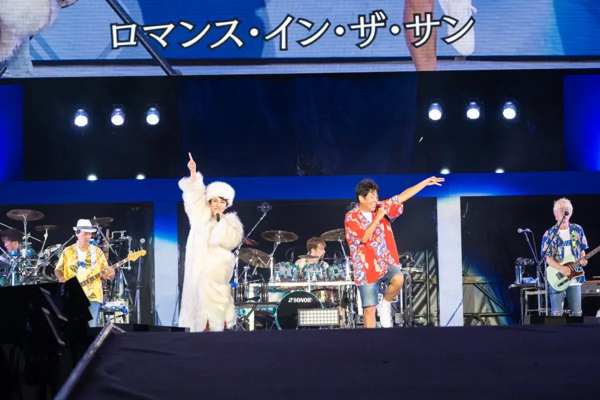 TUBE、真骨頂の野外ライブ、デビュー40周年の横浜スタジアム開催！吹き出す炎や大噴水、打ち上げ花火など、スケール感溢れる圧巻のステージを展開シークレットゲストとして聖飢魔Ⅱ、広瀬香美ほか豪華ゲストが登場