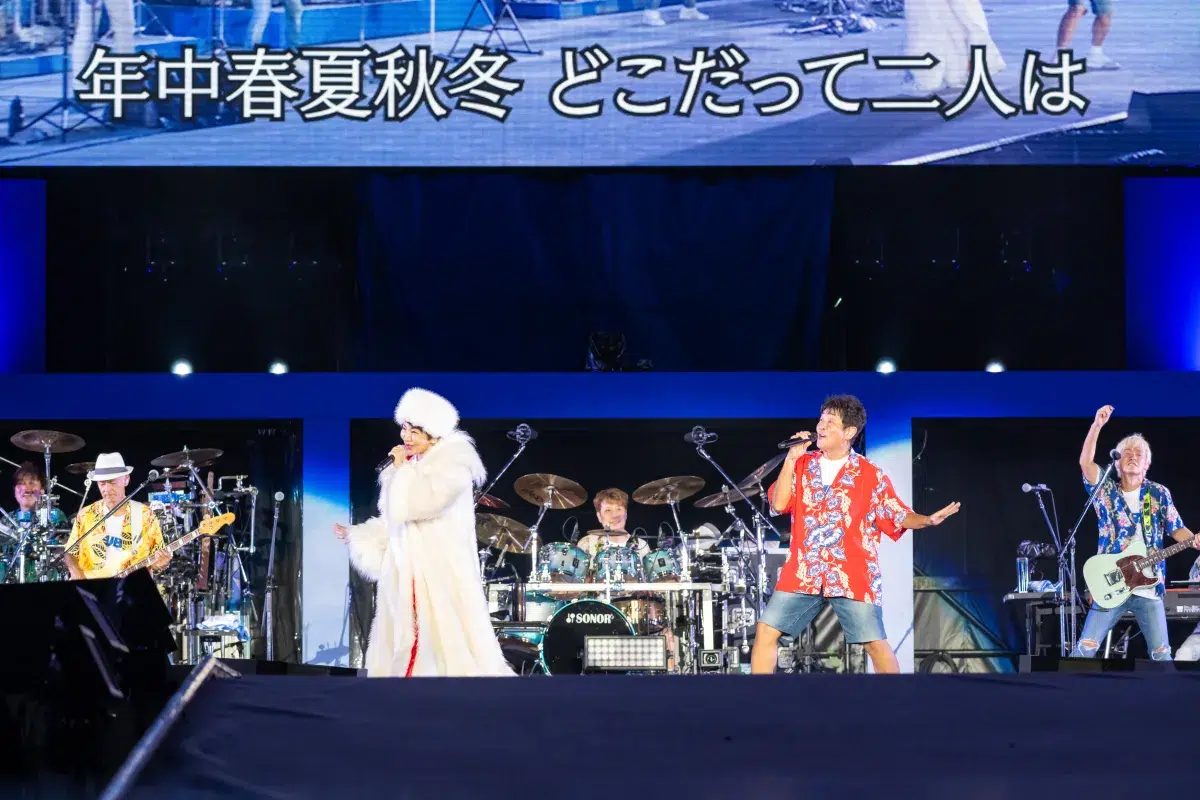 TUBE、真骨頂の野外ライブ、デビュー40周年の横浜スタジアム開催！吹き出す炎や大噴水、打ち上げ花火など、スケール感溢れる圧巻のステージを展開シークレットゲストとして聖飢魔Ⅱ、広瀬香美ほか豪華ゲストが登場