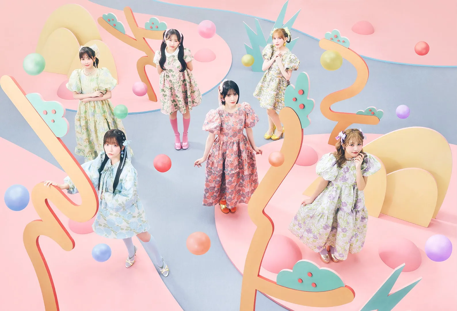 FRUITS ZIPPER、4thシングル『はちゃめちゃわちゃライフ!』アートワーク初解禁!クレヨンしんちゃんとの夢コラボで「KAWAII」が爆発! 2 初回限定盤・通常盤アートワーク