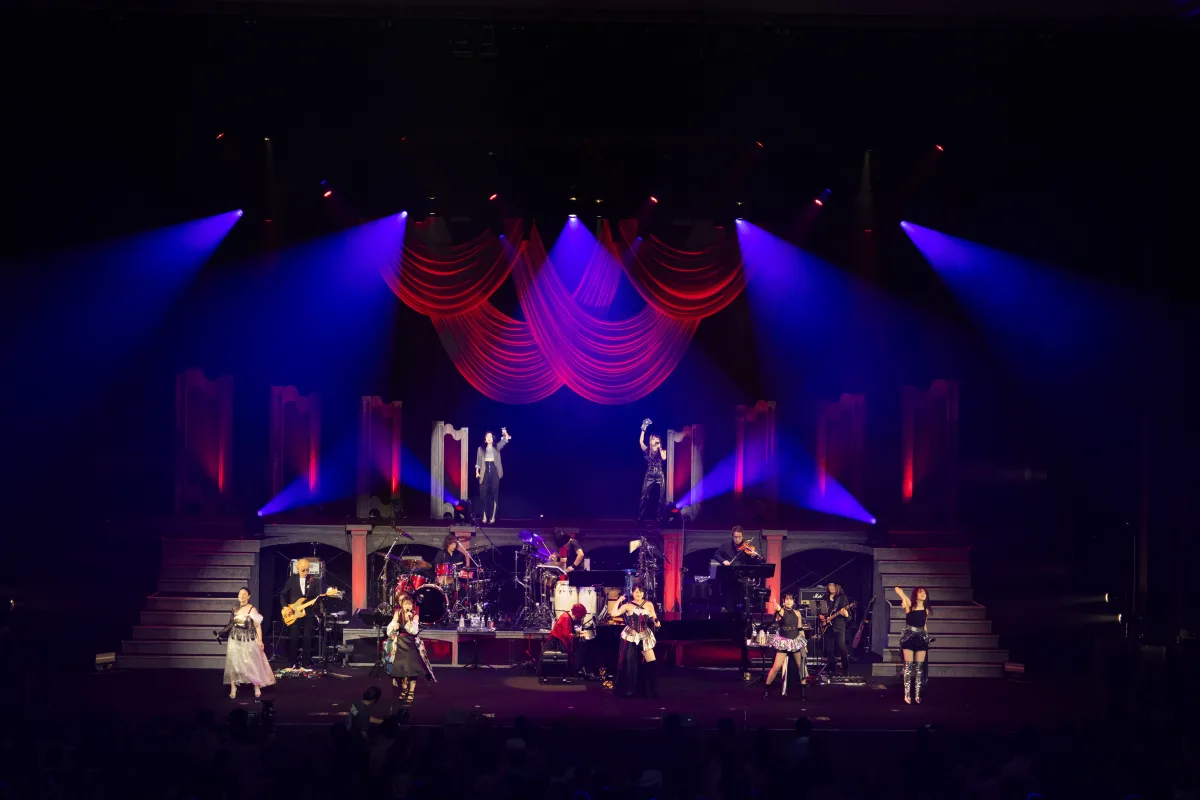 梶浦由記、全国ツアー最終公演のオフィシャルレポートが到着！ LiSA、KOKIA、ASCA、JUNNAなど豪華ゲストが出演！