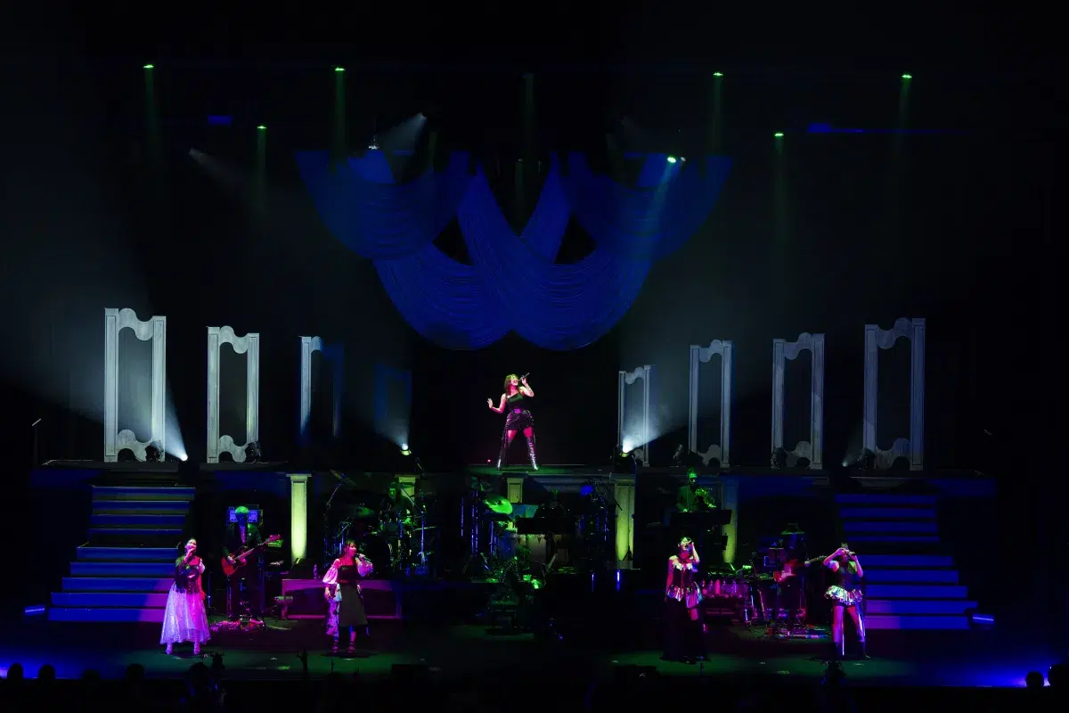 梶浦由記、全国ツアー最終公演のオフィシャルレポートが到着！ LiSA、KOKIA、ASCA、JUNNAなど豪華ゲストが出演！