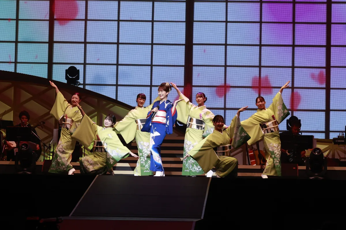 丘みどりが国技館で披露した”演魅”の世界がすごすぎる。DJ KOOとのコラボやダンスにも初挑戦！
