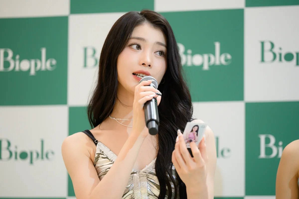 Kep1er、大阪に降臨！✨ナチュリズムのミューズ就任トークショーで美の