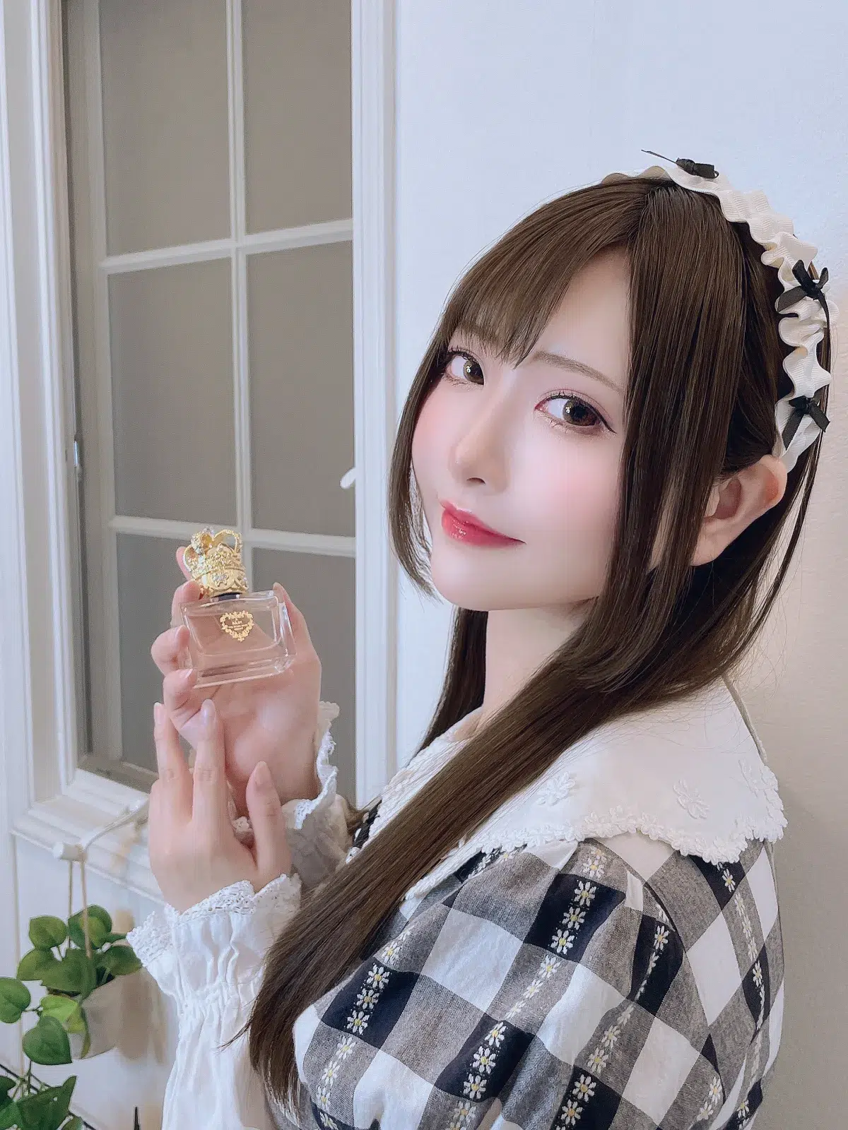 美女コスプレイヤー「すみれおじさん」が改名宣言⁉︎ レインウェアブランド「アプレビュート」で"なりきり"オーディション企画がスタート 17 美女コスプレイヤー「すみれおじさん」が改名宣言⁉︎ レインウェアブランド「アプレビュート」で"なりきり"オーディション企画がスタート