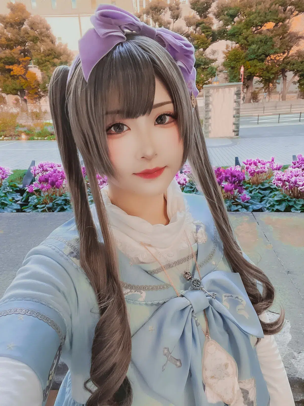 美女コスプレイヤー「すみれおじさん」が改名宣言⁉︎ レインウェアブランド「アプレビュート」で"なりきり"オーディション企画がスタート 3 美女コスプレイヤー「すみれおじさん」が改名宣言⁉︎ レインウェアブランド「アプレビュート」で"なりきり"オーディション企画がスタート