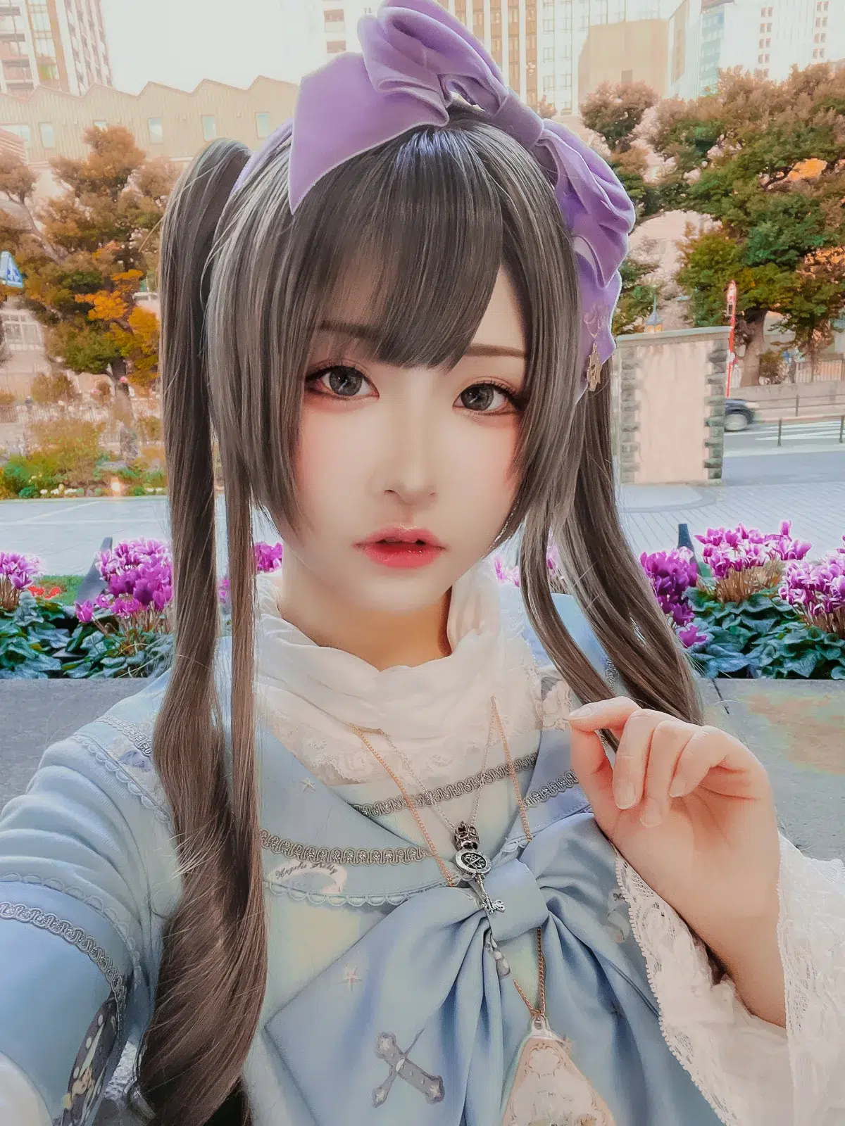 美女コスプレイヤー「すみれおじさん」が改名宣言⁉︎ レインウェアブランド「アプレビュート」で"なりきり"オーディション企画がスタート 4 美女コスプレイヤー「すみれおじさん」が改名宣言⁉︎ レインウェアブランド「アプレビュート」で"なりきり"オーディション企画がスタート