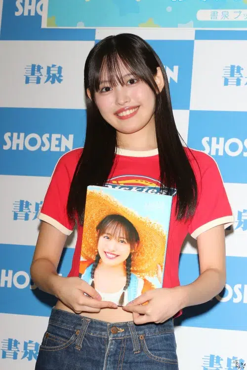 「まるで一緒に旅してるみたい」 アンジュルム後藤花、初写真集『HANA』で魅せる17歳の素顔 1 「まるで一緒に旅してるみたい」 アンジュルム後藤花、初写真集『HANA』で魅せる17歳の素顔