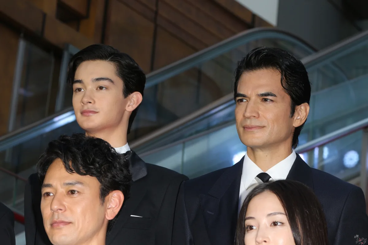 映画『宝島』東京プレミアに妻夫木聡、広瀬すず、窪田正孝、永山瑛太ら豪華キャスト13人がレッドカーペットに集結 18 映画『宝島』東京プレミアに妻夫木聡、広瀬すず、窪田正孝、永山瑛太ら豪華キャスト13人がレッドカーペットに集結