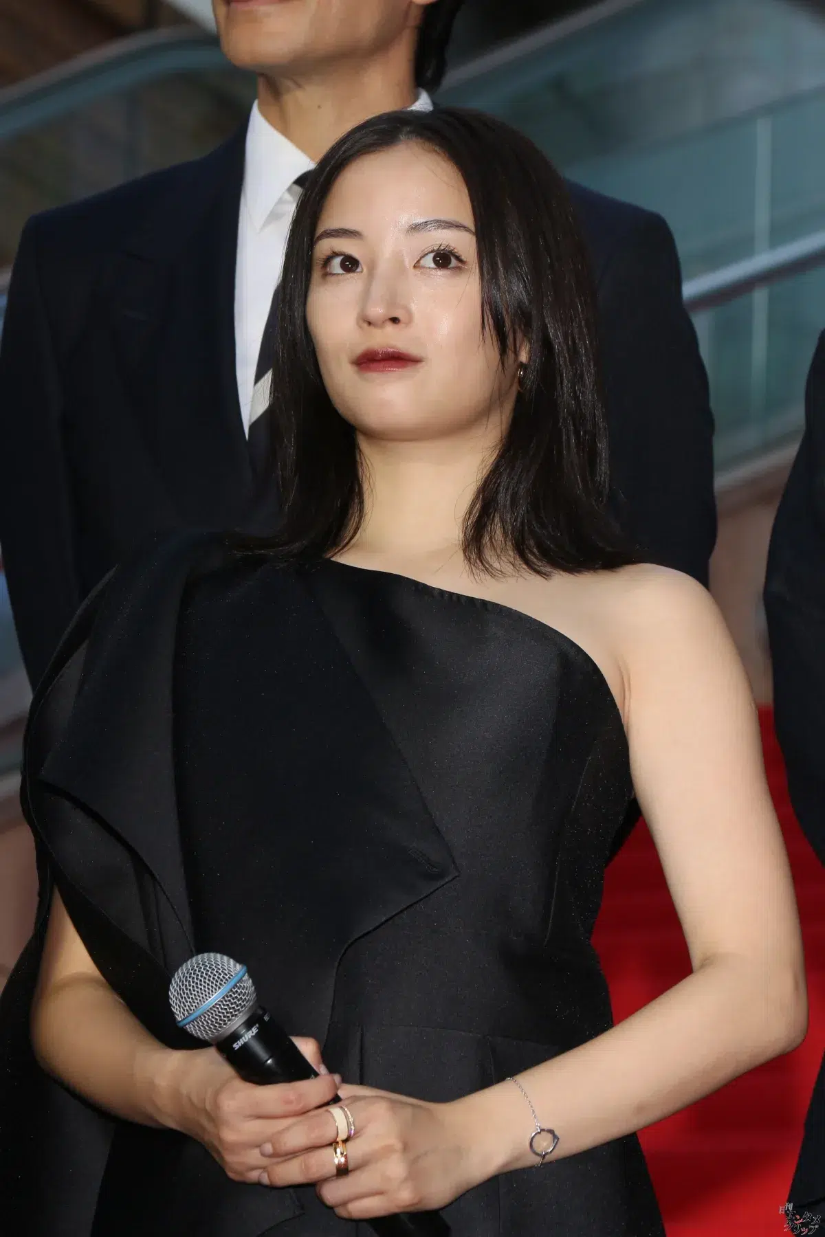 映画『宝島』東京プレミアに妻夫木聡、広瀬すず、窪田正孝、永山瑛太ら豪華キャスト13人がレッドカーペットに集結 19 映画『宝島』東京プレミアに妻夫木聡、広瀬すず、窪田正孝、永山瑛太ら豪華キャスト13人がレッドカーペットに集結