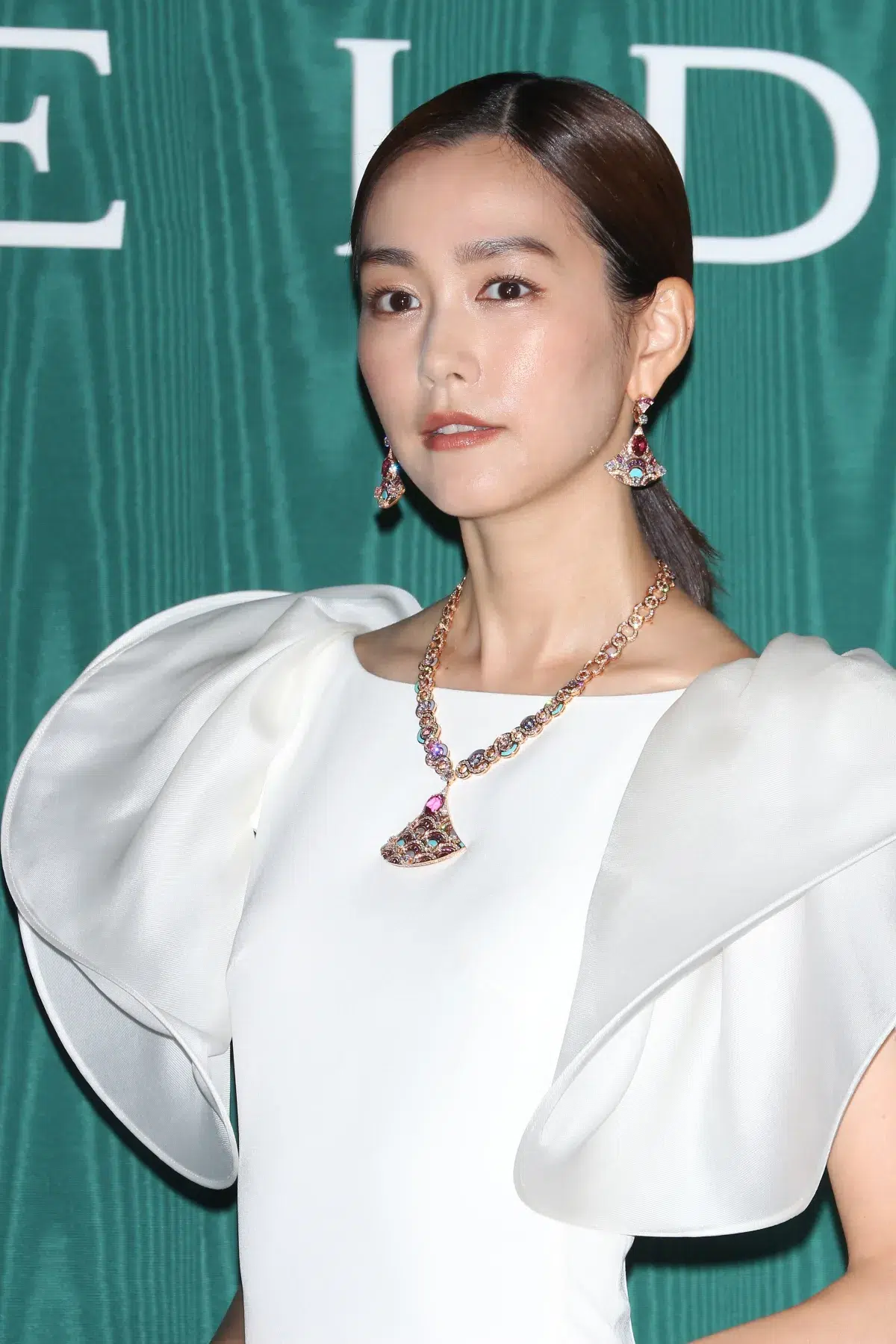 「ブルガリ カレイドス 色彩・文化・技巧」オープニングデイ フォトコール(第一夜)豪華ゲスト登壇。キム・ジウォン、チャン・ウォニョン(IVE)、森星、のん、井川遥、小雪、大政絢、桐谷美玲 31 「ブルガリ カレイドス 色彩・文化・技巧」オープニングデイ フォトコール(第一夜)豪華ゲスト登壇。キム・ジウォン、チャン・ウォニョン(IVE)、森星、のん、井川遥、小雪、大政絢、桐谷美玲