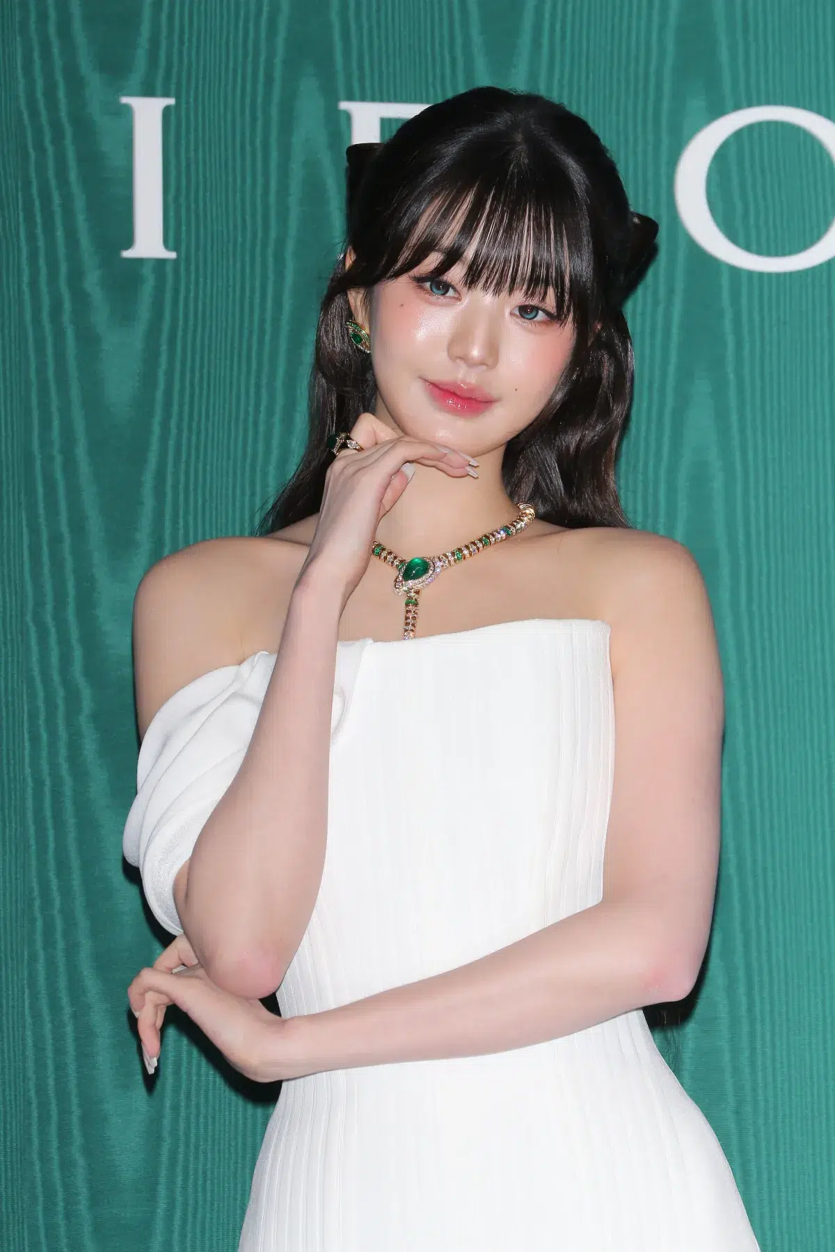 「ブルガリ カレイドス 色彩・文化・技巧」オープニングデイ フォトコール(第一夜)豪華ゲスト登壇。キム・ジウォン、チャン・ウォニョン(IVE)、森星、のん、井川遥、小雪、大政絢、桐谷美玲 12 「ブルガリ カレイドス 色彩・文化・技巧」オープニングデイ フォトコール(第一夜)豪華ゲスト登壇。キム・ジウォン、チャン・ウォニョン(IVE)、森星、のん、井川遥、小雪、大政絢、桐谷美玲