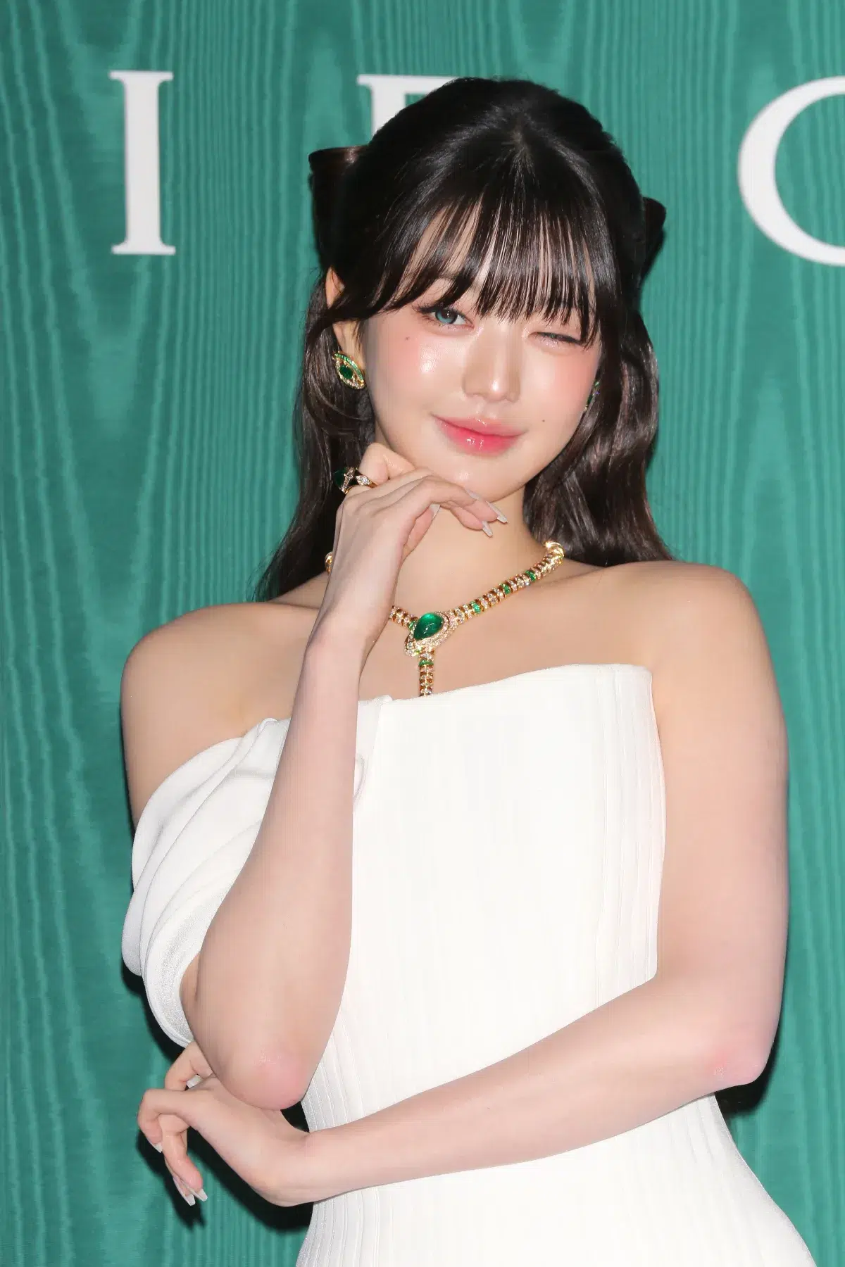 「ブルガリ カレイドス 色彩・文化・技巧」オープニングデイ フォトコール(第一夜)豪華ゲスト登壇。キム・ジウォン、チャン・ウォニョン(IVE)、森星、のん、井川遥、小雪、大政絢、桐谷美玲 13 「ブルガリ カレイドス 色彩・文化・技巧」オープニングデイ フォトコール(第一夜)豪華ゲスト登壇。キム・ジウォン、チャン・ウォニョン(IVE)、森星、のん、井川遥、小雪、大政絢、桐谷美玲