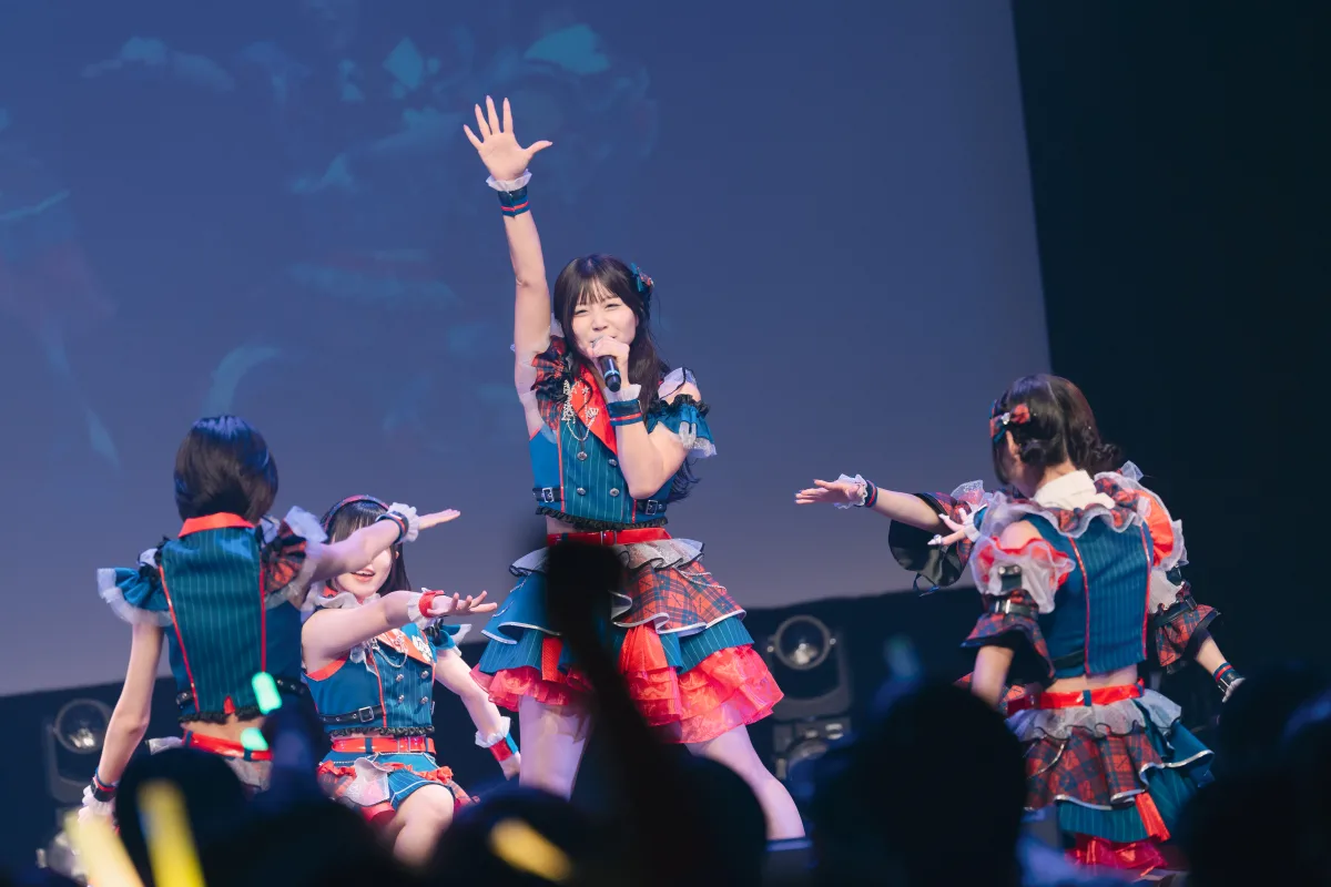 未来へ、大きな一歩。HelloYouth、新メンバー3名を迎え9人体制へ！カラフルな新衣装とフレッシュな笑顔が弾けた感動ライブ
