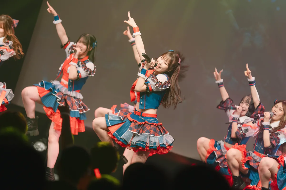 未来へ、大きな一歩。HelloYouth、新メンバー3名を迎え9人体制へ！カラフルな新衣装とフレッシュな笑顔が弾けた感動ライブ