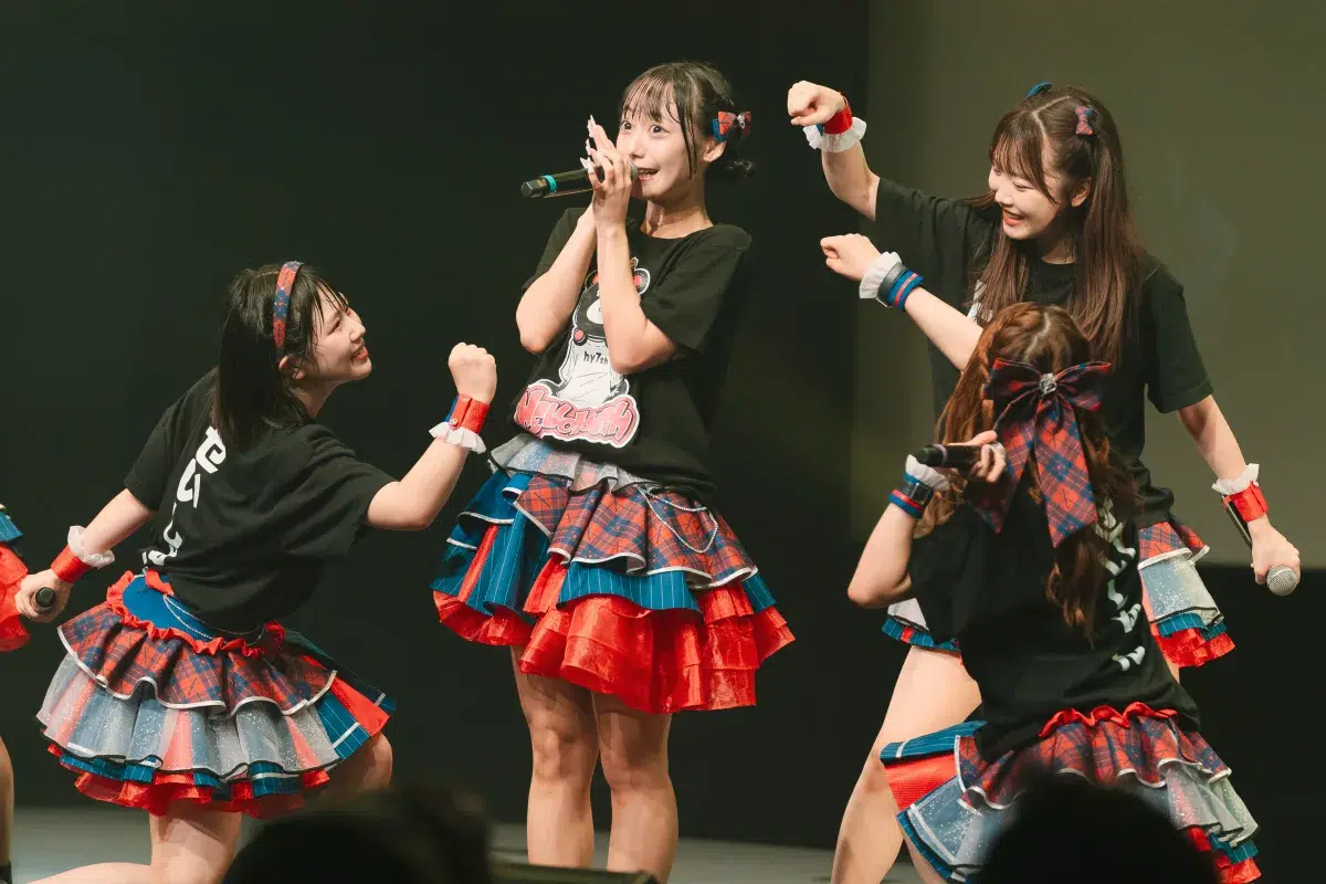 未来へ、大きな一歩。HelloYouth、新メンバー3名を迎え9人体制へ！カラフルな新衣装とフレッシュな笑顔が弾けた感動ライブ