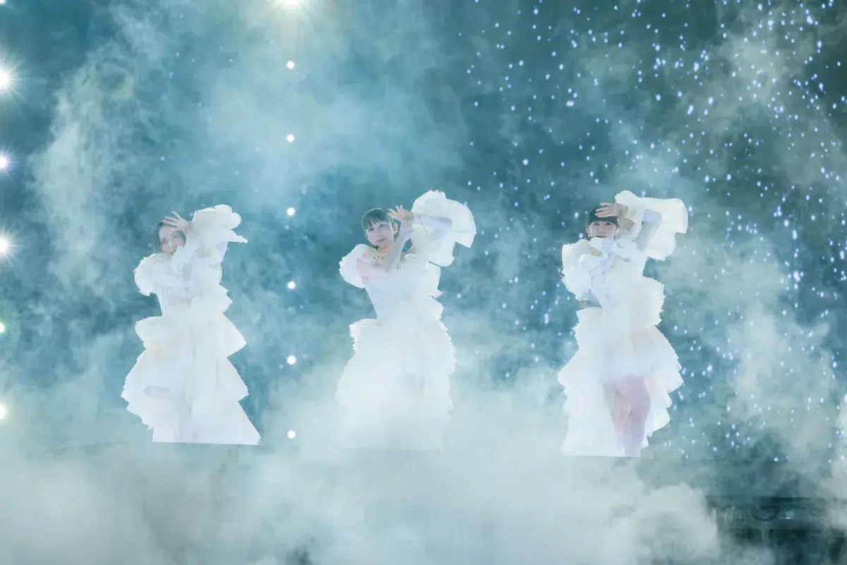 Perfume ZO/Z5 Anniversary "ネビュラロマンス" Episode TOKYO DOMEオフィシャルライブレポートが到着! 4 Perfume ZO/Z5 Anniversary "ネビュラロマンス" Episode TOKYO DOMEオフィシャルライブレポートが到着!