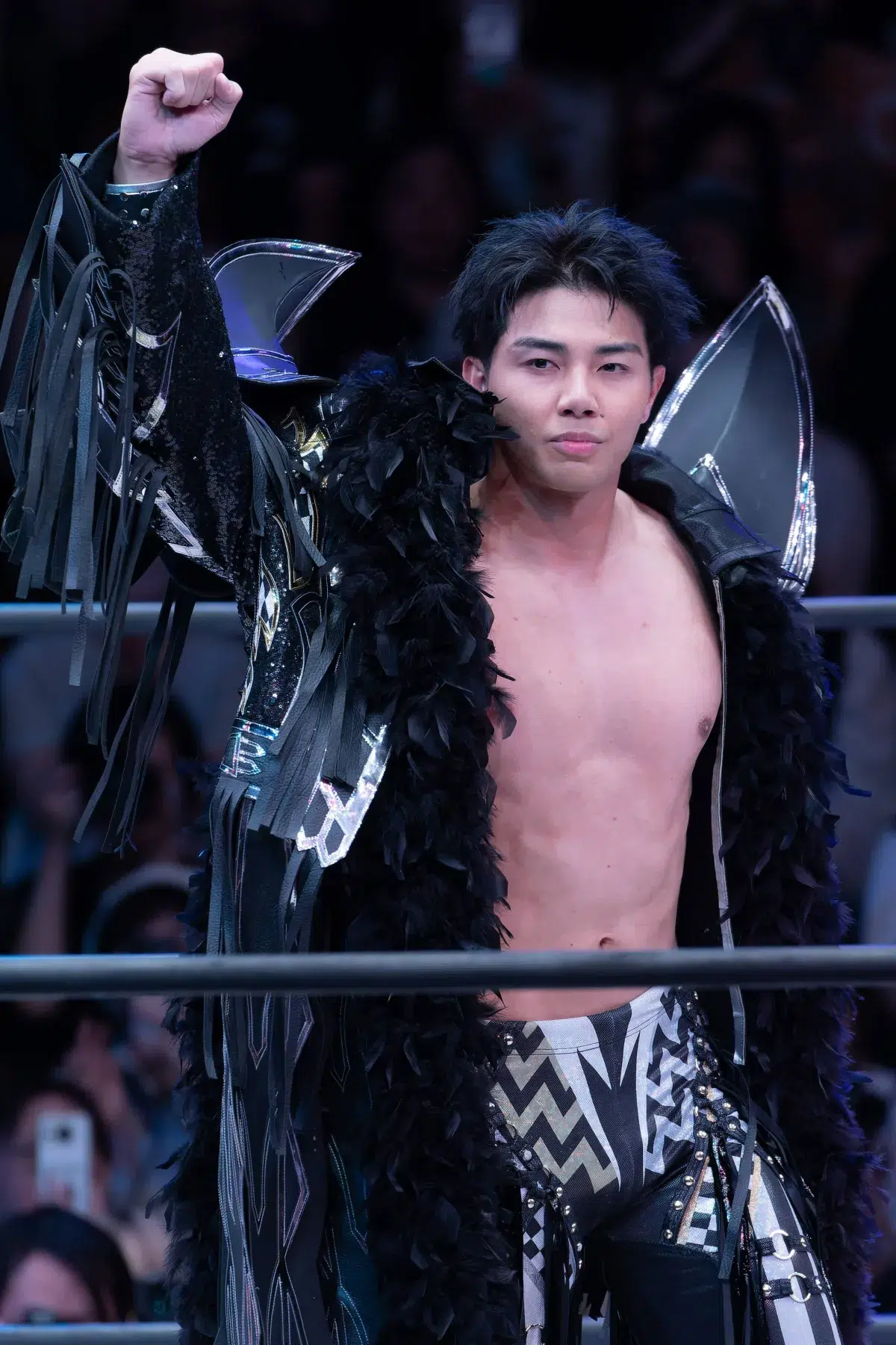THE RAMPAGEパフォーマー兼プロレスラーの“ハイブリッドパフォーマー”【武知海青】デビュー5戦目で自力初勝利＆タイトル初戴冠の快挙！「第59代KO-D6人タッグ」のベルトを獲得!「一番しんどい戦いだったんですけど、自分をもっと超えていきたい」