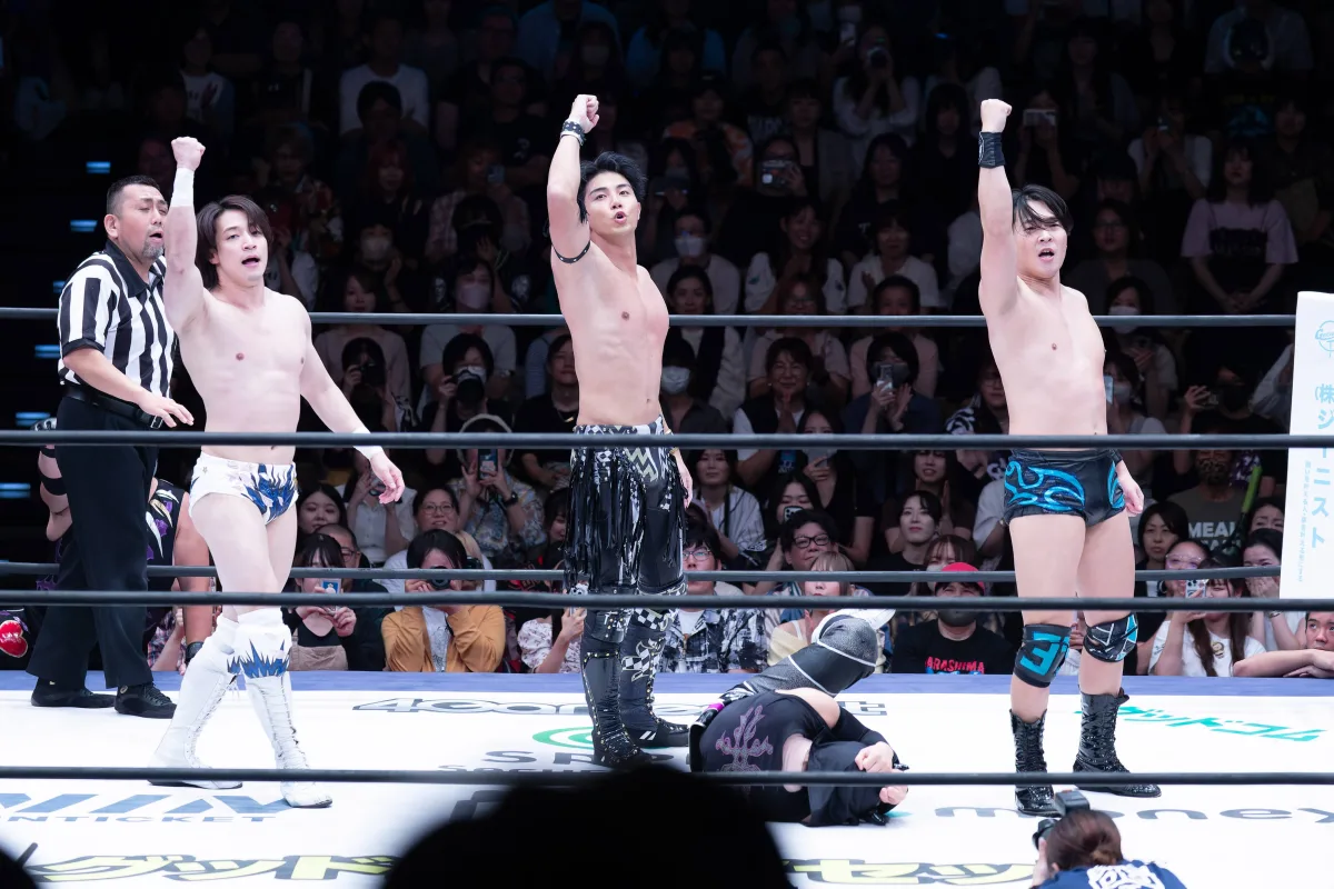 THE RAMPAGEパフォーマー兼プロレスラーの“ハイブリッドパフォーマー”【武知海青】デビュー5戦目で自力初勝利＆タイトル初戴冠の快挙！「第59代KO-D6人タッグ」のベルトを獲得!「一番しんどい戦いだったんですけど、自分をもっと超えていきたい」