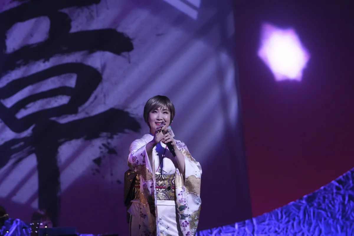 市川由紀乃、約5年ぶりとなる東京国際フォーラムで2１曲を熱唱。「皆様とともに新たなステージへ」