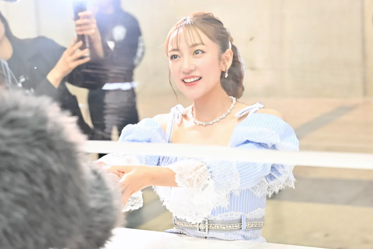 AKB48 20周年記念シングル『Oh my pumpkin!』発売記念イベント〈東京握手会〉レポート レジェンドOG・海外姉妹グループメンバーが特別ゲスト出演! 12月17日(水)「ここからだ」公演のアルバム発売決定!! 6 AKB48 20周年記念シングル『Oh my pumpkin!』発売記念イベント〈東京握手会〉レポート レジェンドOG・海外姉妹グループメンバーが特別ゲスト出演! 12月17日(水)「ここからだ」公演のアルバム発売決定!!