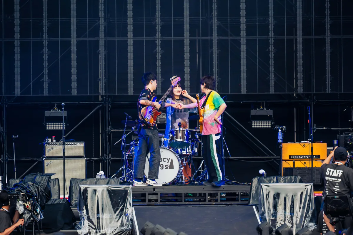 WEST.初の主催フェスで6万人熱狂！🔥SUPER EIGHT横山＆Saucy Dog石原ら豪華コラボ連発の「WESSION FESTIVAL 2025」奇跡の2日間レポ到着！