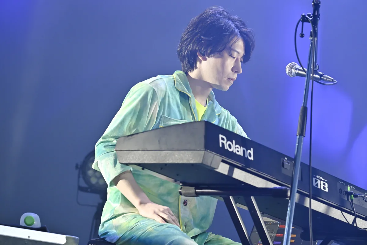 ポルカドットスティングレイ 花澤香菜も駆け付けたフロントマン雫の誕生日を祝したバースデーライブ「#教祖爆誕」のオフィシャルライブレポートが到着!! 13 ポルカドットスティングレイ 花澤香菜も駆け付けたフロントマン雫の誕生日を祝したバースデーライブ「#教祖爆誕」のオフィシャルライブレポートが到着!!