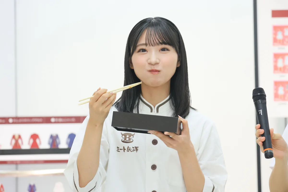 AKB48メンバーがデパ地下に!大丸東京店×AKB48「AKB48 収穫祭」イベントのコラボメニュー販売をお手伝い!山内瑞葵 12月の20周年コンサートでミート矢澤の差し入れを約束!? 10 AKB48メンバーがデパ地下に!大丸東京店×AKB48「AKB48 収穫祭」イベントのコラボメニュー販売をお手伝い!山内瑞葵 12月の20周年コンサートでミート矢澤の差し入れを約束!?