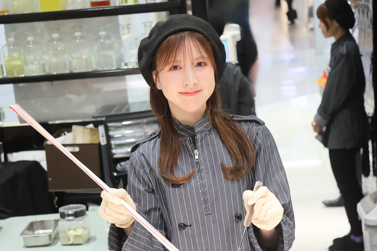 AKB48メンバーがデパ地下に!大丸東京店×AKB48「AKB48 収穫祭」イベントのコラボメニュー販売をお手伝い!山内瑞葵 12月の20周年コンサートでミート矢澤の差し入れを約束!? 21 AKB48メンバーがデパ地下に!大丸東京店×AKB48「AKB48 収穫祭」イベントのコラボメニュー販売をお手伝い!山内瑞葵 12月の20周年コンサートでミート矢澤の差し入れを約束!?