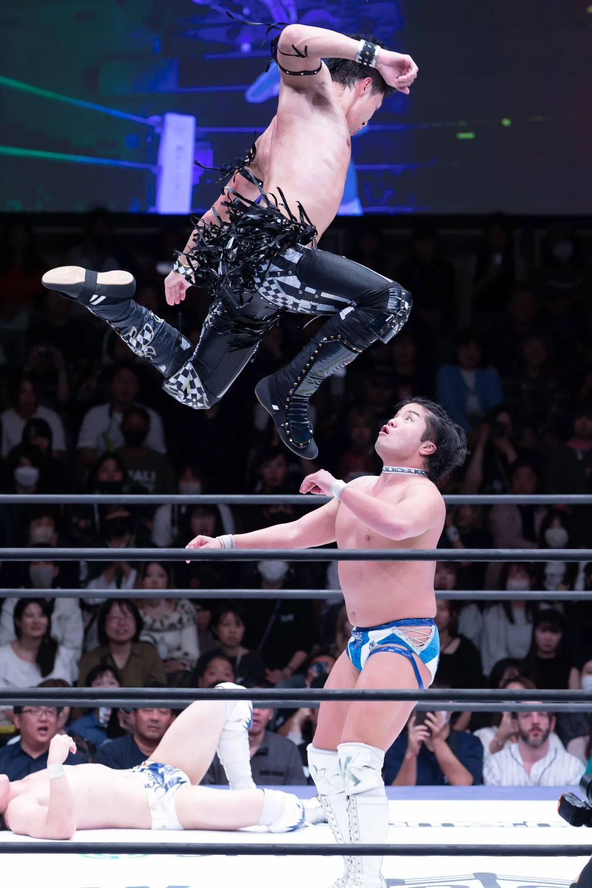 THE RAMPAGEパフォーマー兼プロレスラーの“ハイブリッドパフォーマー”【武知海青】“プロレス王”鈴木みのるとの対戦を乗り越えて 初のKO-D6人タッグ王座死守!11・3両国ではTAKESHITAと組み樋口和貞&正田壮史との対戦が決定!! 8 THE RAMPAGEパフォーマー兼プロレスラーの“ハイブリッドパフォーマー”【武知海青】“プロレス王”鈴木みのるとの対戦を乗り越えて 初のKO-D6人タッグ王座死守!11・3両国ではTAKESHITAと組み樋口和貞&正田壮史との対戦が決定!!