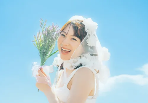 石田亜佑美、初のソロカレンダーは“加算方式”で「240点」！ つんく♂の教え胸にセルフプロデュース