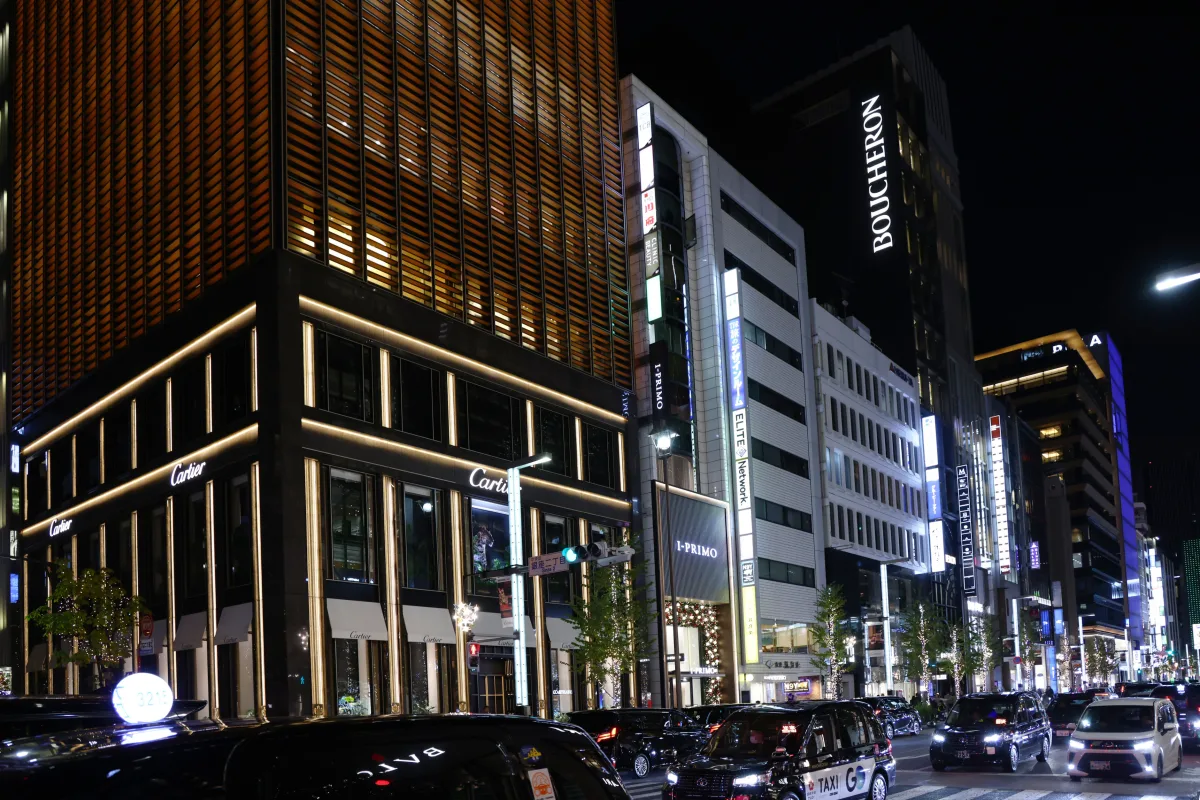 松下奈緒、総額3.5億円超のジュエリーで銀座に登場。「GINZA GILC NIGHT 2025」点灯式で華を添える