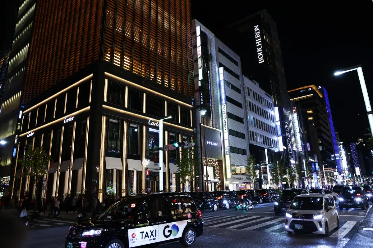 松下奈緒、総額3.5億円超のジュエリーで銀座に登場。「GINZA GILC NIGHT 2025」点灯式で華を添える