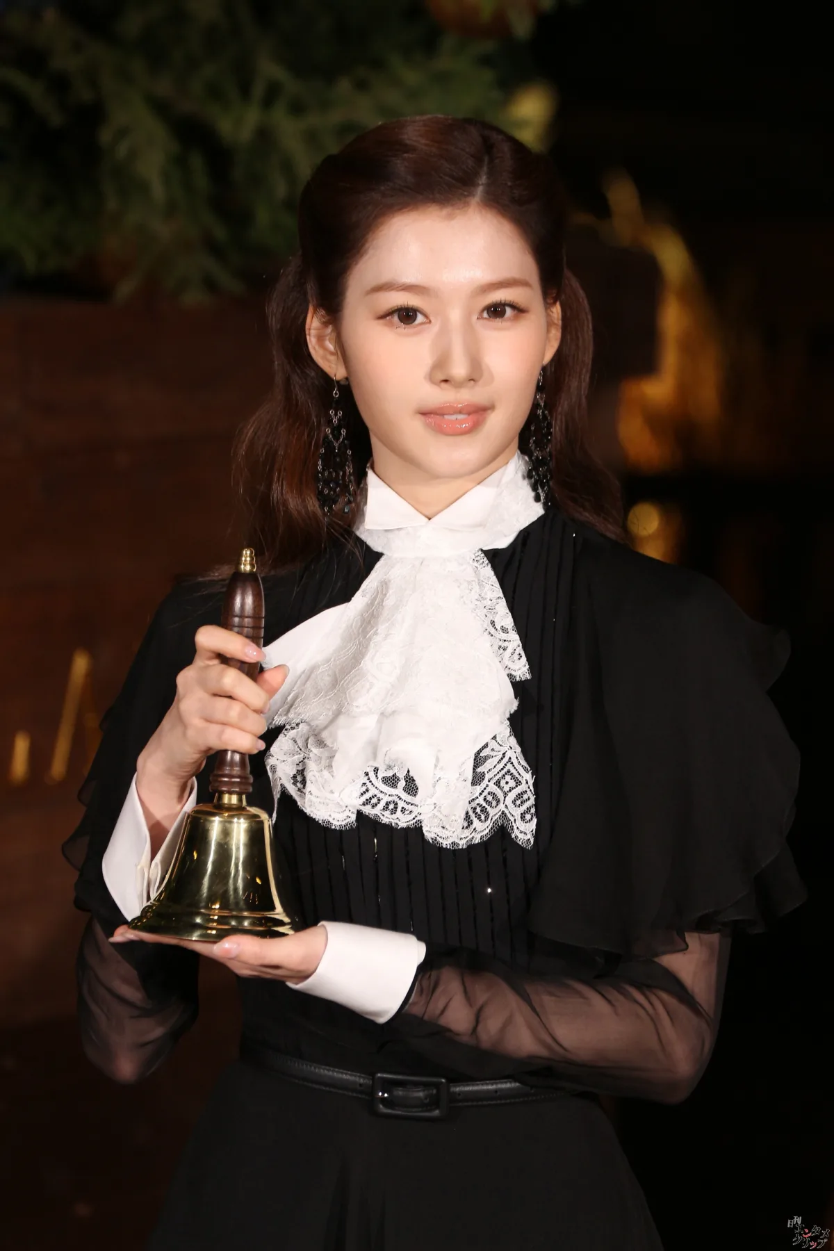 TWICE・SANA　東京ミッドタウン ツリー点灯式に登場「素敵な時間を過ごしていただけたら」