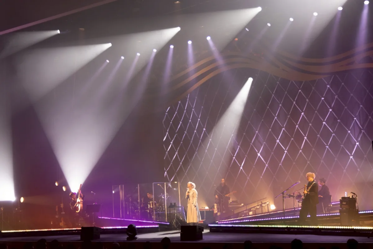 ReoNa、最新アルバム『HEART』を携えた全国ツアー「ReoNa ONE-MAN Concert Tour 2025 “HEART”」が11月21(金)に開幕ツアー初日にアルバム収録曲に加え、傘村トータ「敗走」をライブ初披露