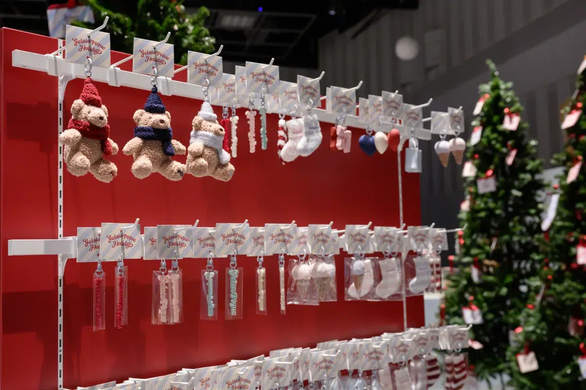 ホリデーシーズンのギフトに特化したスペシャルな空間に、井桁弘恵さん、矢吹奈子さん、的場浩司さんも、ミチさん、大塚愛さん、増子敦貴さんらが来場。一足お先にホリデー気分を満喫ジェラート ピケ最大級のポップアップイベント 「GELATO PIQUE CHRISTMAS GIFT MARKET 2025」が表参道ヒルズで11月22日よりスタート！