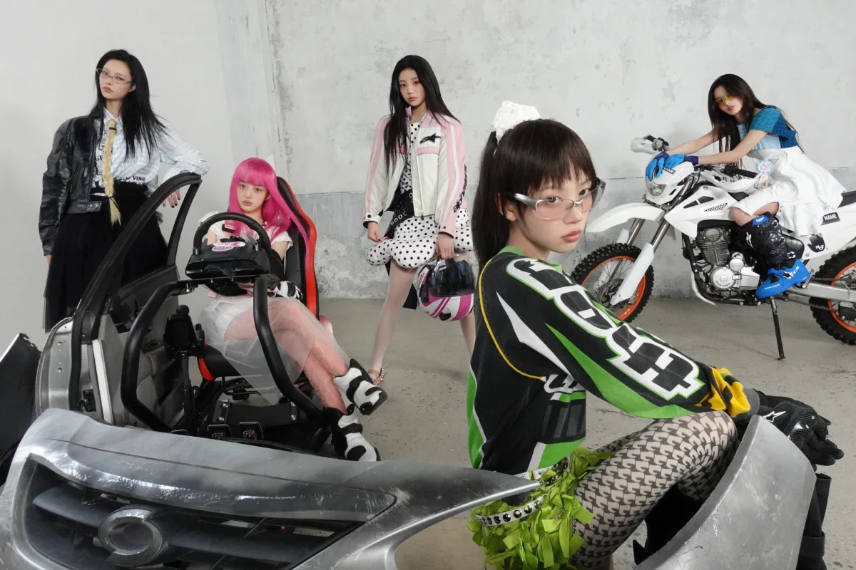 ILLIT、1st Single Album 'NOT CUTE ANYMORE' オフィシャルインタビュー公開！「すべてが格別、かっこいいと感じていただけたら」MVティザー2編も大反響